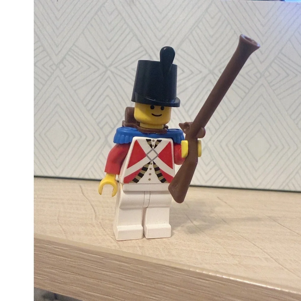 Lego Pirates Imperial Guard Minifigure Blue Epaulettes Backpack Musket